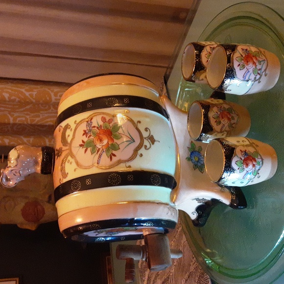 1920s Japan Moriyama Porcelain Elephant Sake Decanter Set - Picture 2 of 8